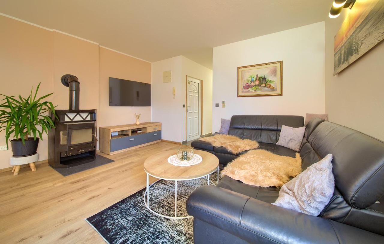 Appartment Mia Krk Town Exteriör bild