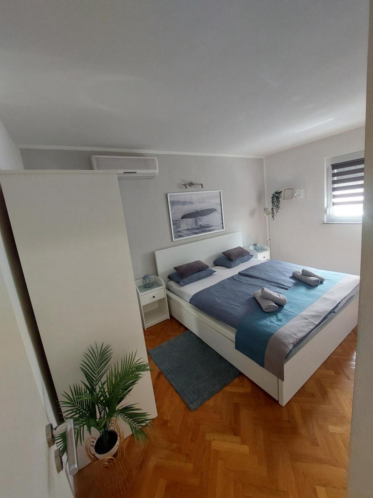 Appartment Mia Krk Town Exteriör bild